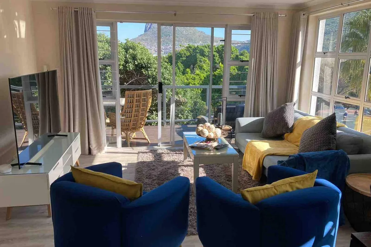 Oceanfront Apartment in Cape Town with Stunning Views