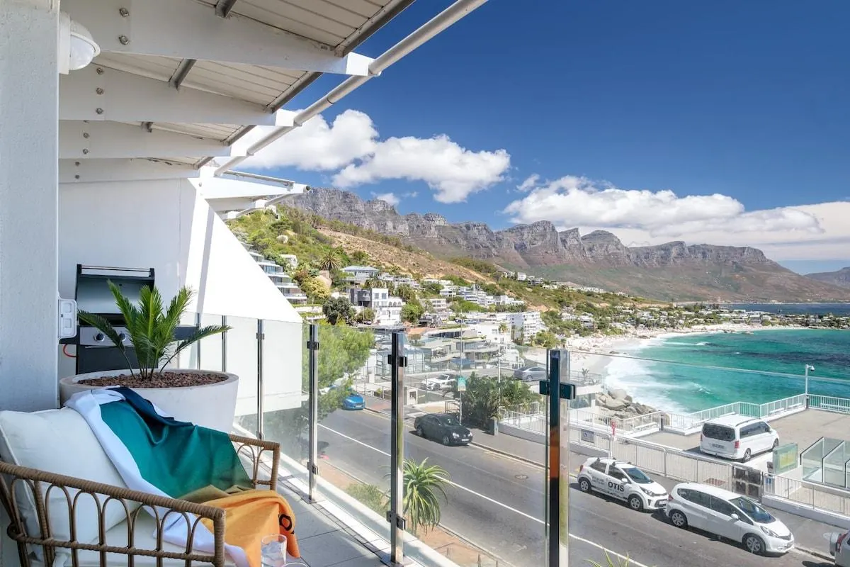 Chic Apartment w Amazing Views Dunmore Luxe