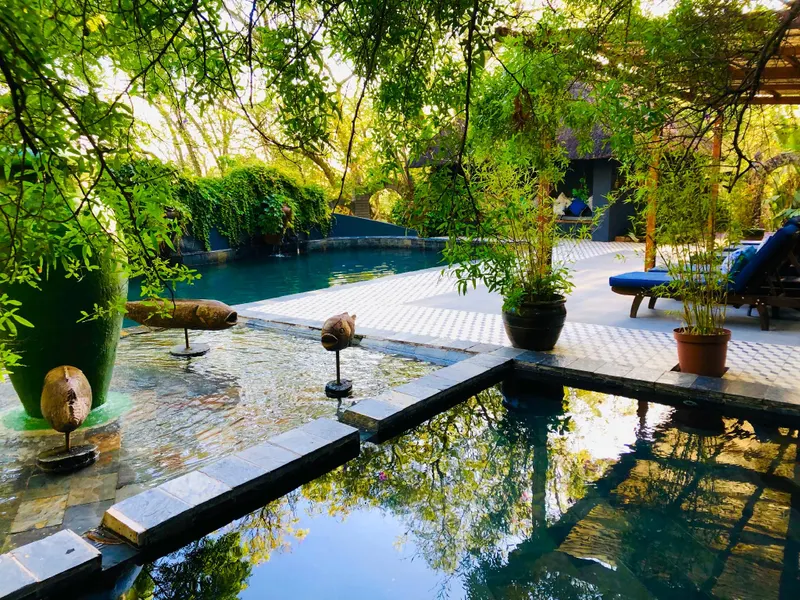 Shangri La Country Hotel & Spa