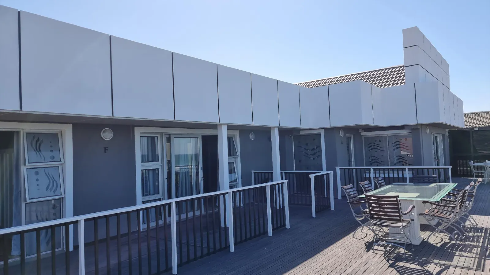 AN ARCHITECTURAL BEAUTIFUL DESIGN LUXURIOUS VILLA