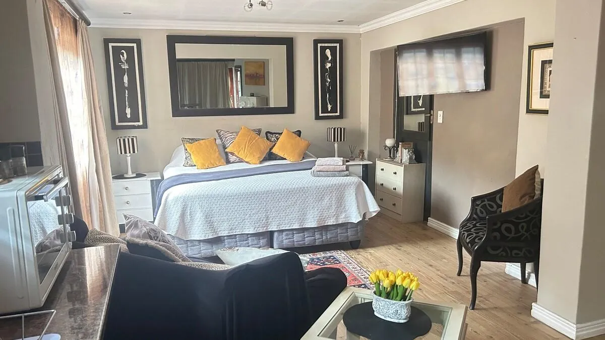 Artzy’s  private studio @77