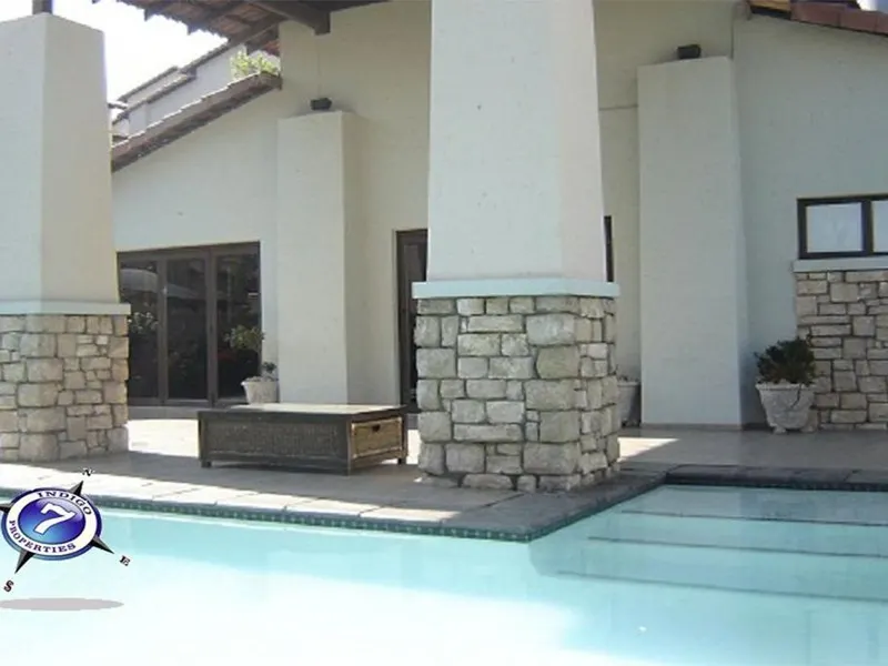 Neat, cosy & safe 2 bed 2 bath Sunninghill Loft!