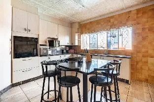White House Lodge – photo 3, Entire House in Johannesburg