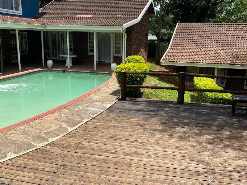 Comrades Oasis Guest House 