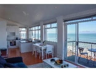 Oceanfront Penthouse Breathtaking Sea Views