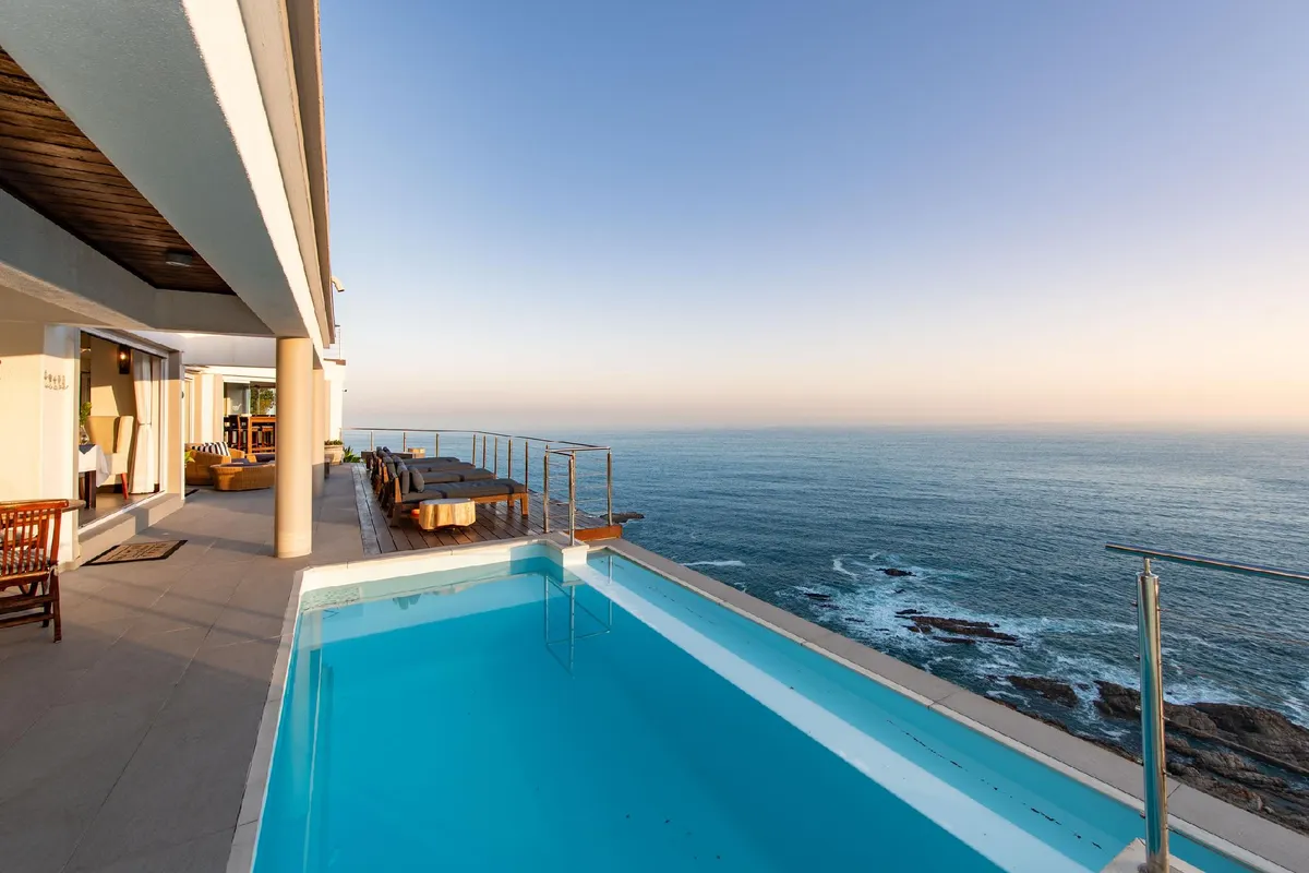 Head Over Hills Luxury Retreat