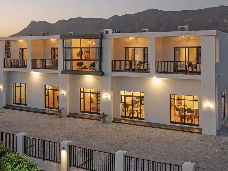 Glow Boutique Suites & Guesthouse