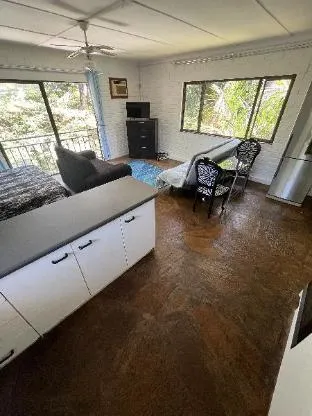 The Treehouse - Self Catering apartment