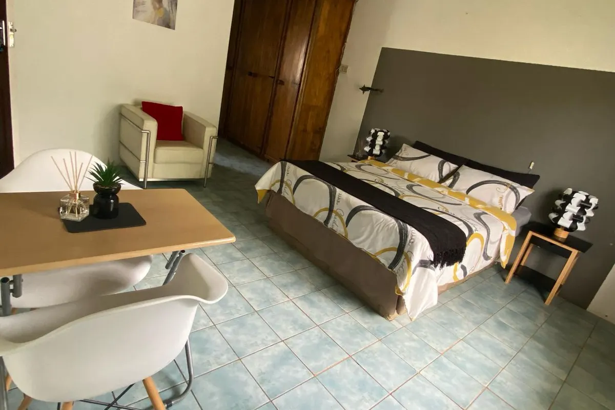 Deluxe En-suite (Pool)