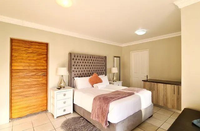 Sea Views at 14th Cottage