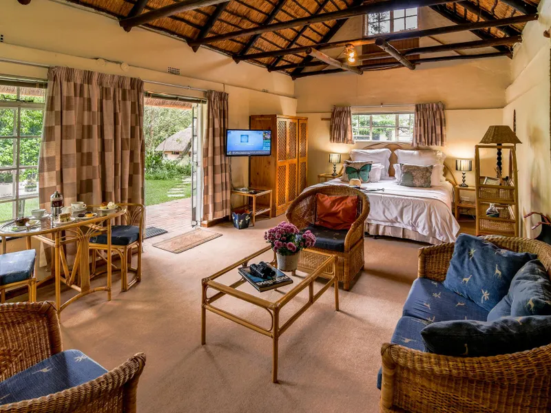 Charming Yellowwood cottage for 2 people in spacious garden