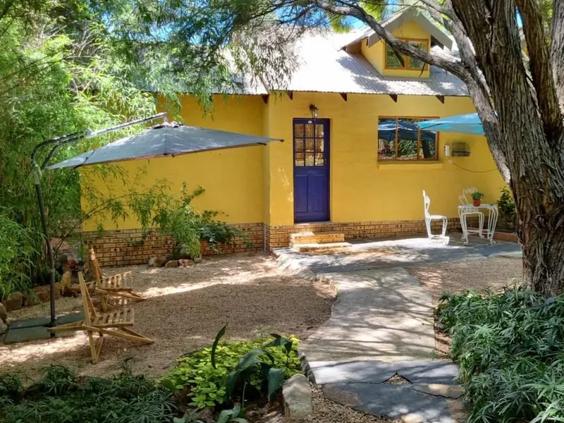 Crabapple Cottage Modern Rustic Suite - Queen