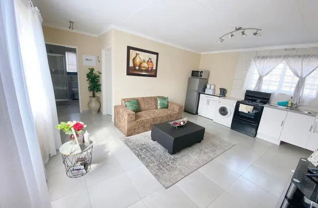 Beautiful quiet 2 bedroom guest house, free Wi-Fi