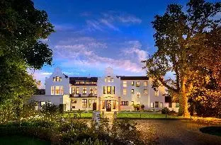 The Cellars Hohenort Hotel