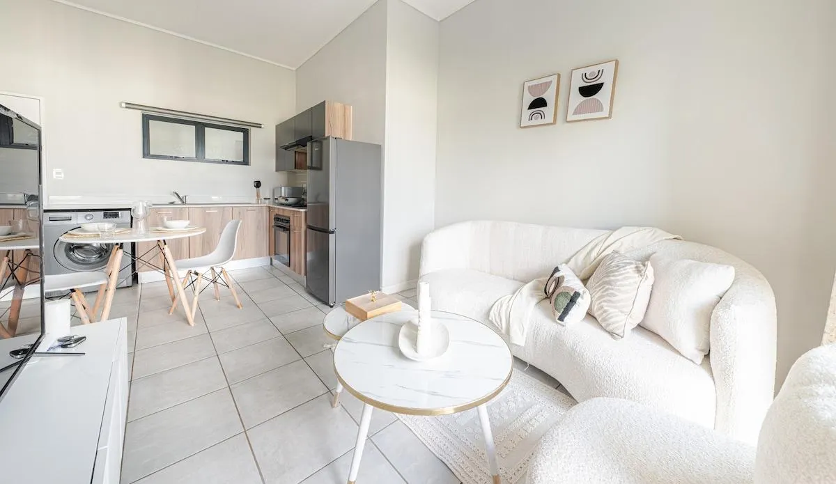 Exquisite Lavish-Luxury Aprtment